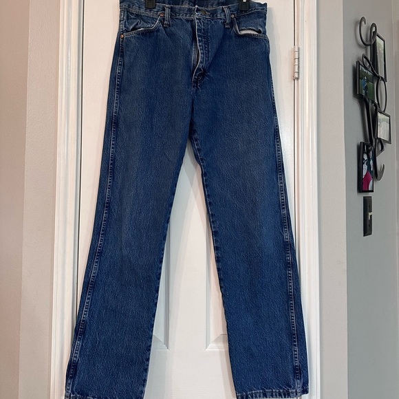 Wrangler Men's Classic Indigo Straight Jeans 35x32 - Picture 1 of 4